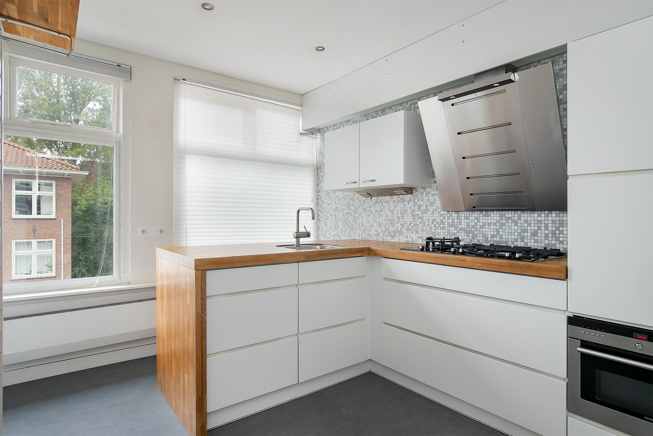 Photo 9 of Loeffstraat 12-B02