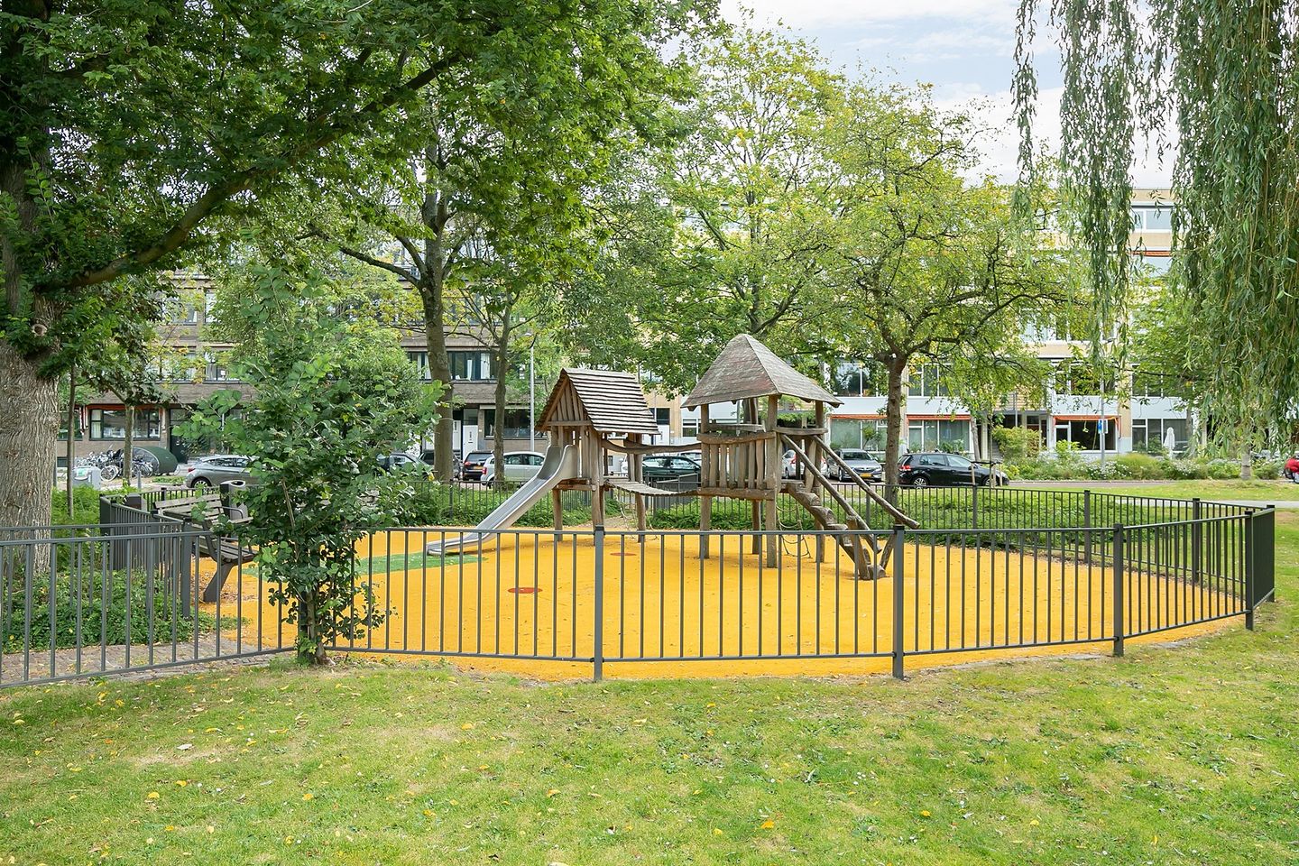 Photo 25 of Loeffstraat 12-B02