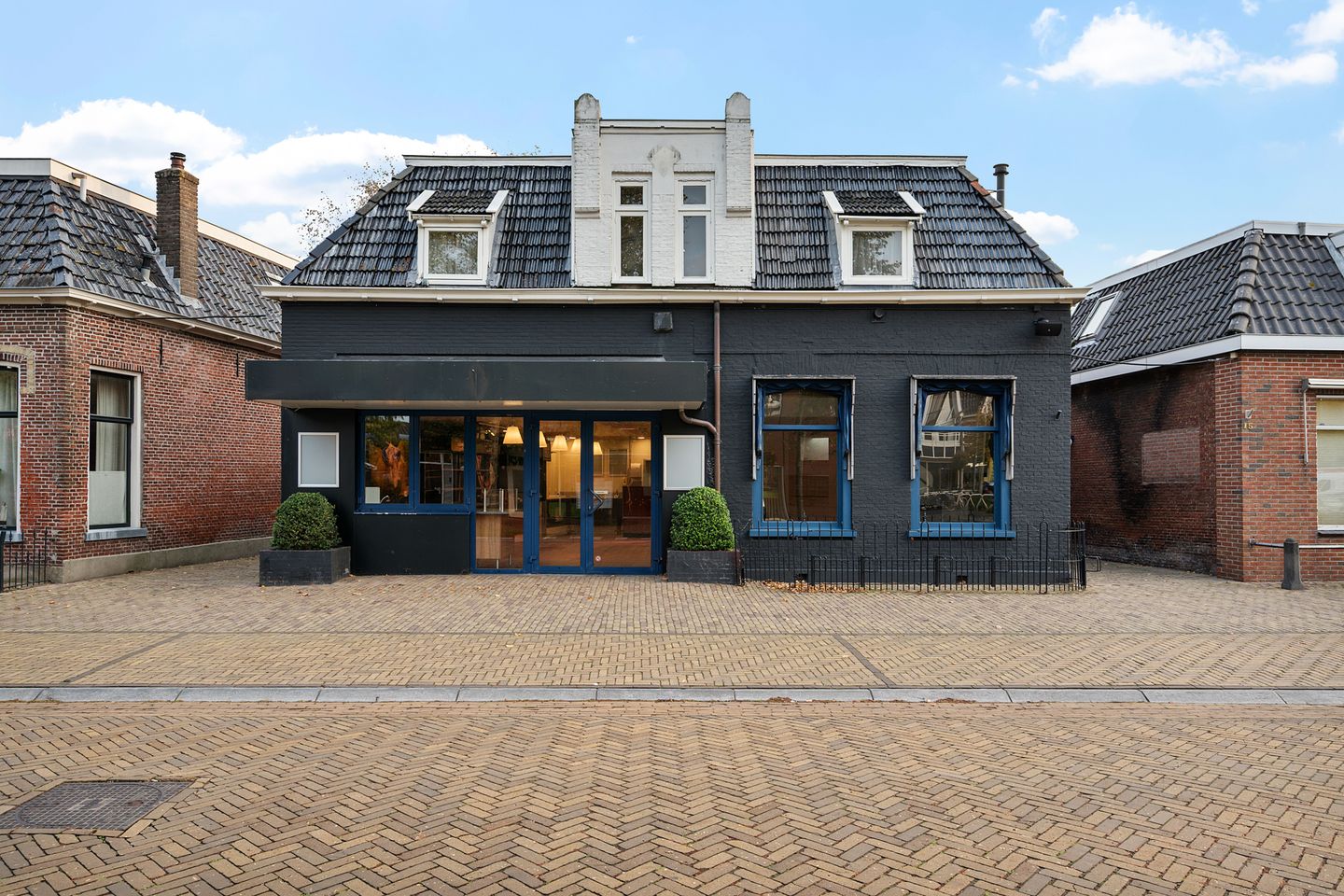 Bekijk foto 1 van Langebuorren 13