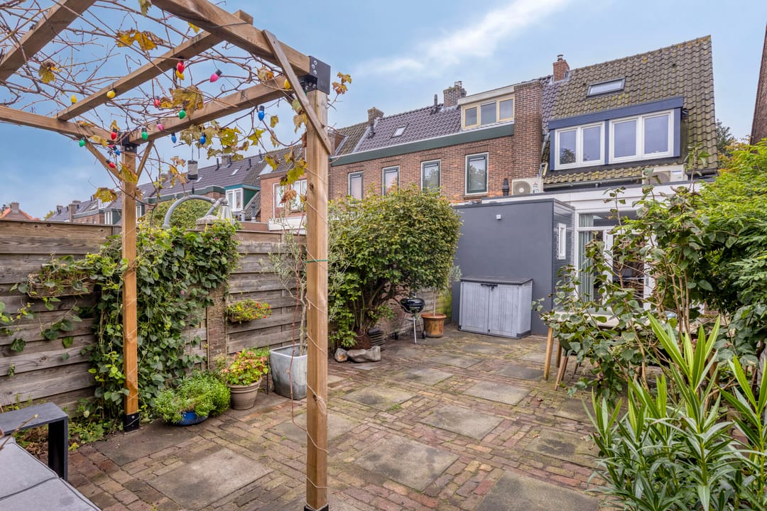 Photo 26 of Paulus Potterstraat 14