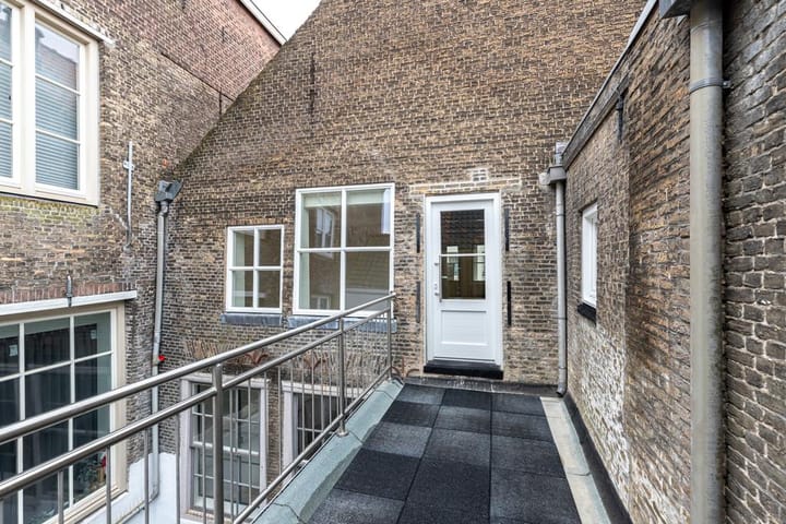 Photo 2 of Nieuwstraat 1-C