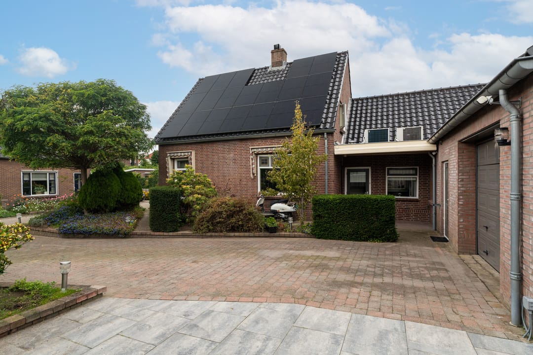 Photo 32 of Schoolstraat 46